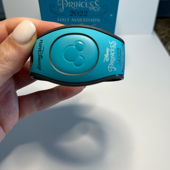 Disney Princess Half Marathon Weekend Limited Edition MagicBand - Picture 7 of 7